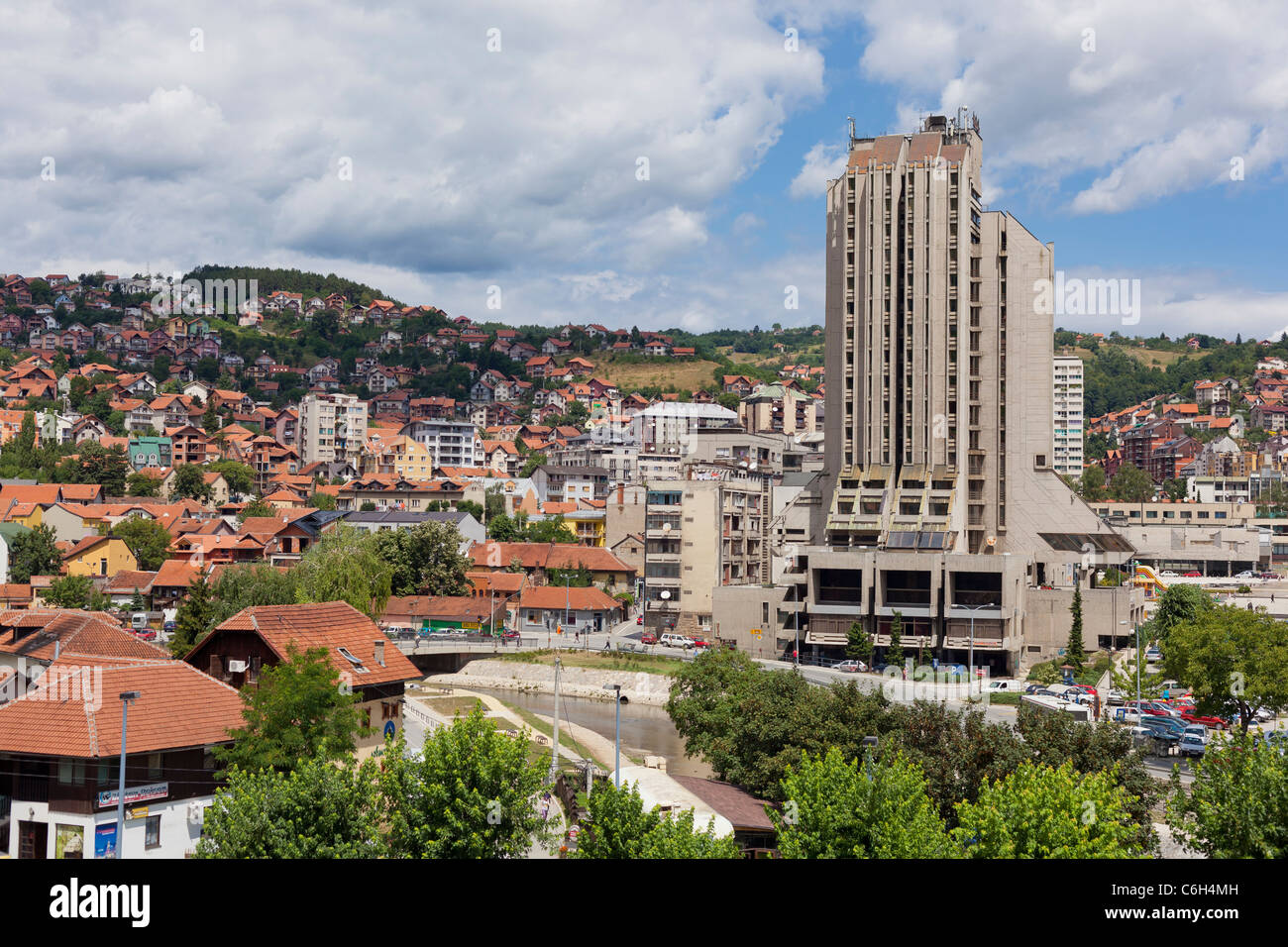 Panorama od città Uzice in Serbia Foto Stock