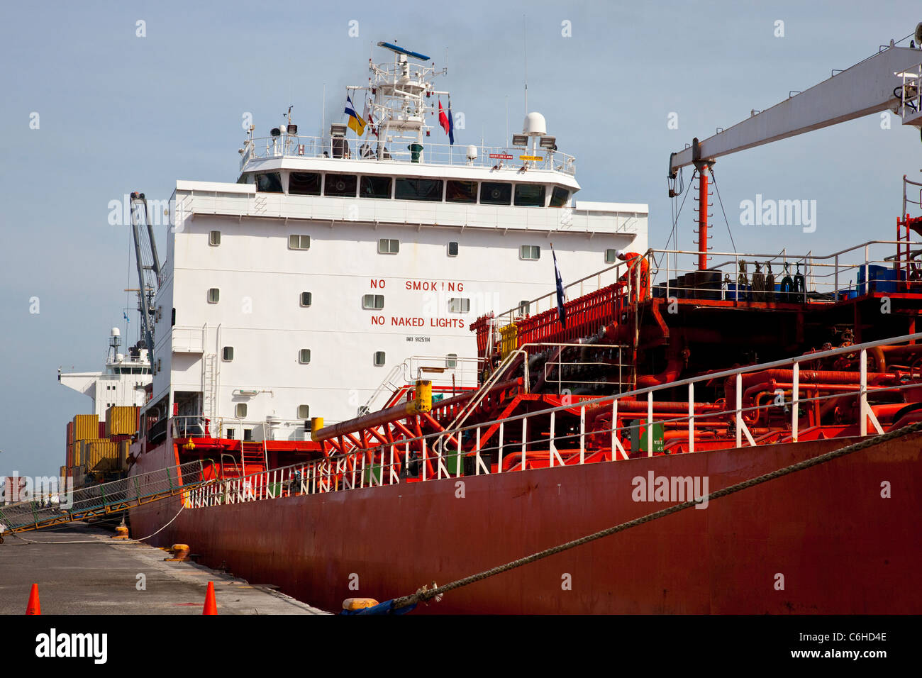 Etanolo nave petroliera 'Bright World' al Porto di San Salvador El Salvador Foto Stock