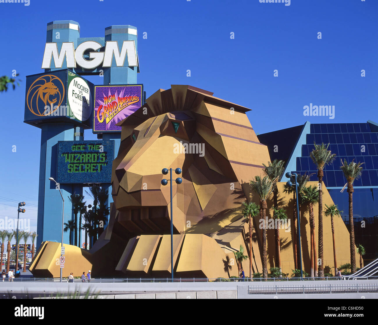 Il MGM Grand Hotel & Casino lion ingresso, il Vegas Strip di Las Vegas, Nevada, Stati Uniti d'America Foto Stock