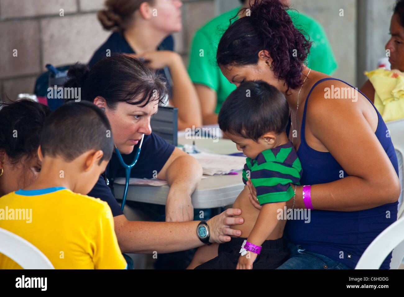 Consultazione medica da la USNS Comfort nave ospedale, San Salvador El Salvador Foto Stock