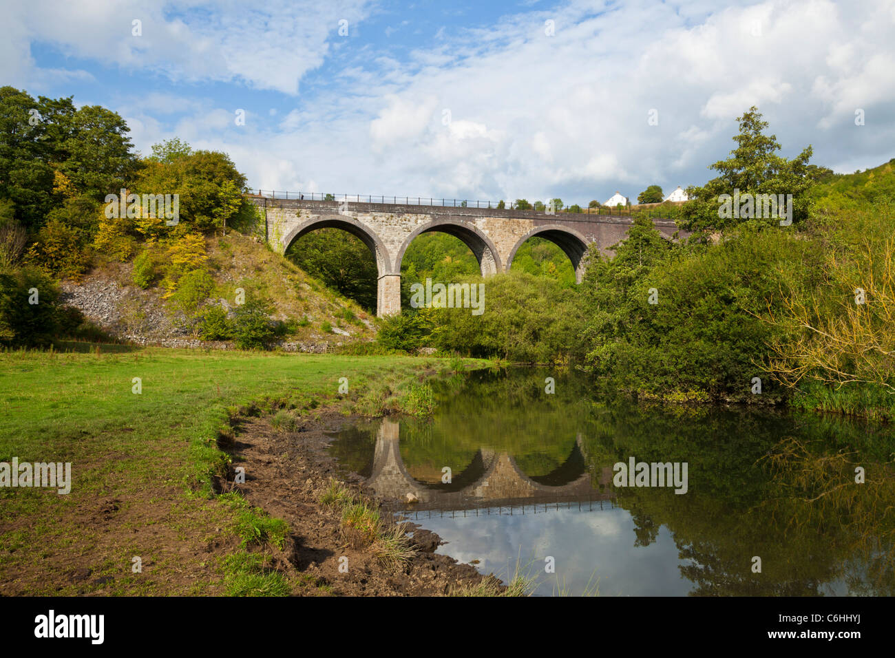 Monsal lapide di testa un viadotto ferroviario in disuso viadotto sul fiume Wye derbyshire parco nazionale di Peak District Inghilterra uk gb Foto Stock