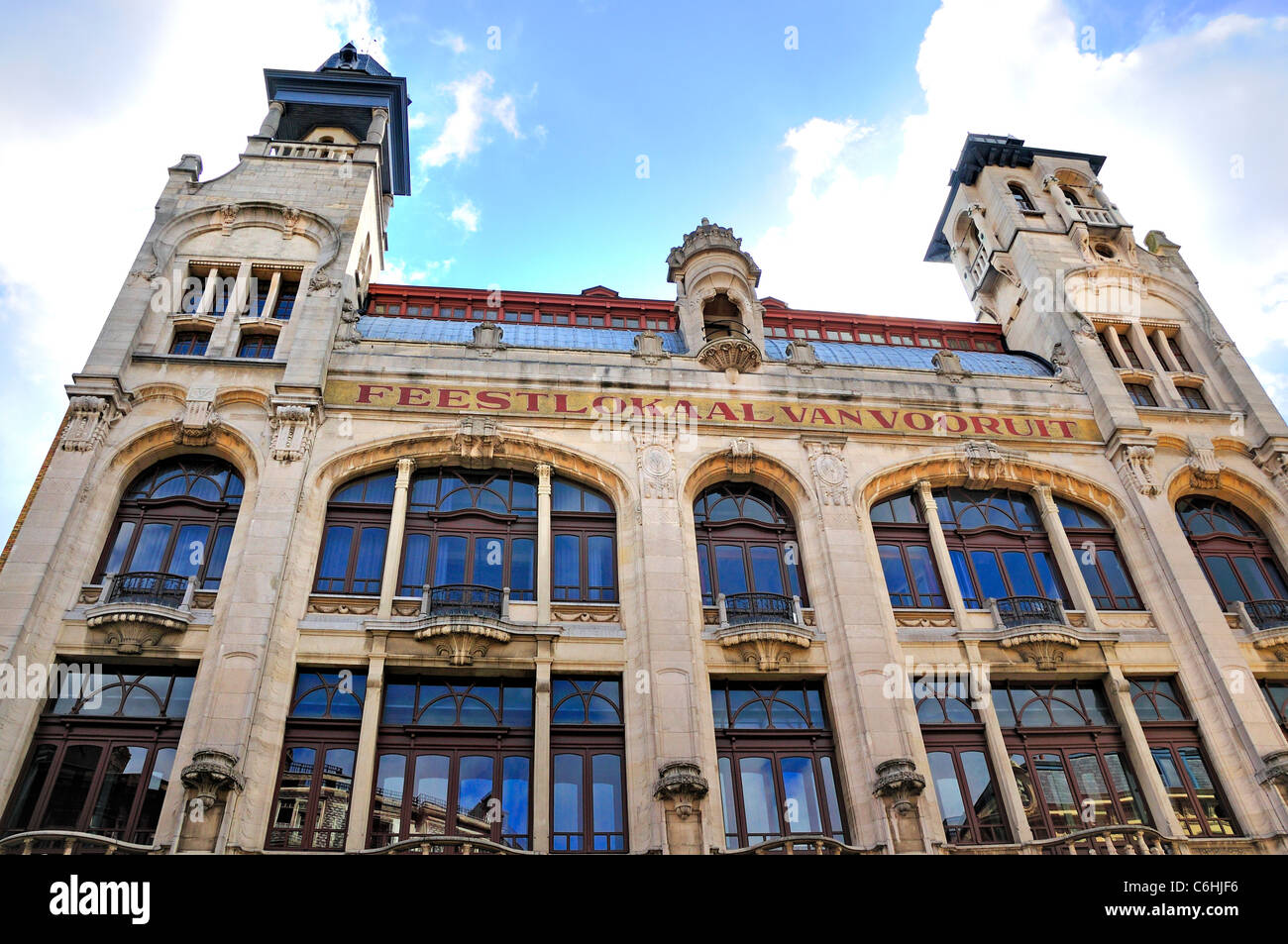 Ghent / Gent, Belgio. Teatro Vooriut (Sint Pieterniewstraat 23) costruito 1914 come socialista sala riunioni, ora Avant Garde theatre Foto Stock