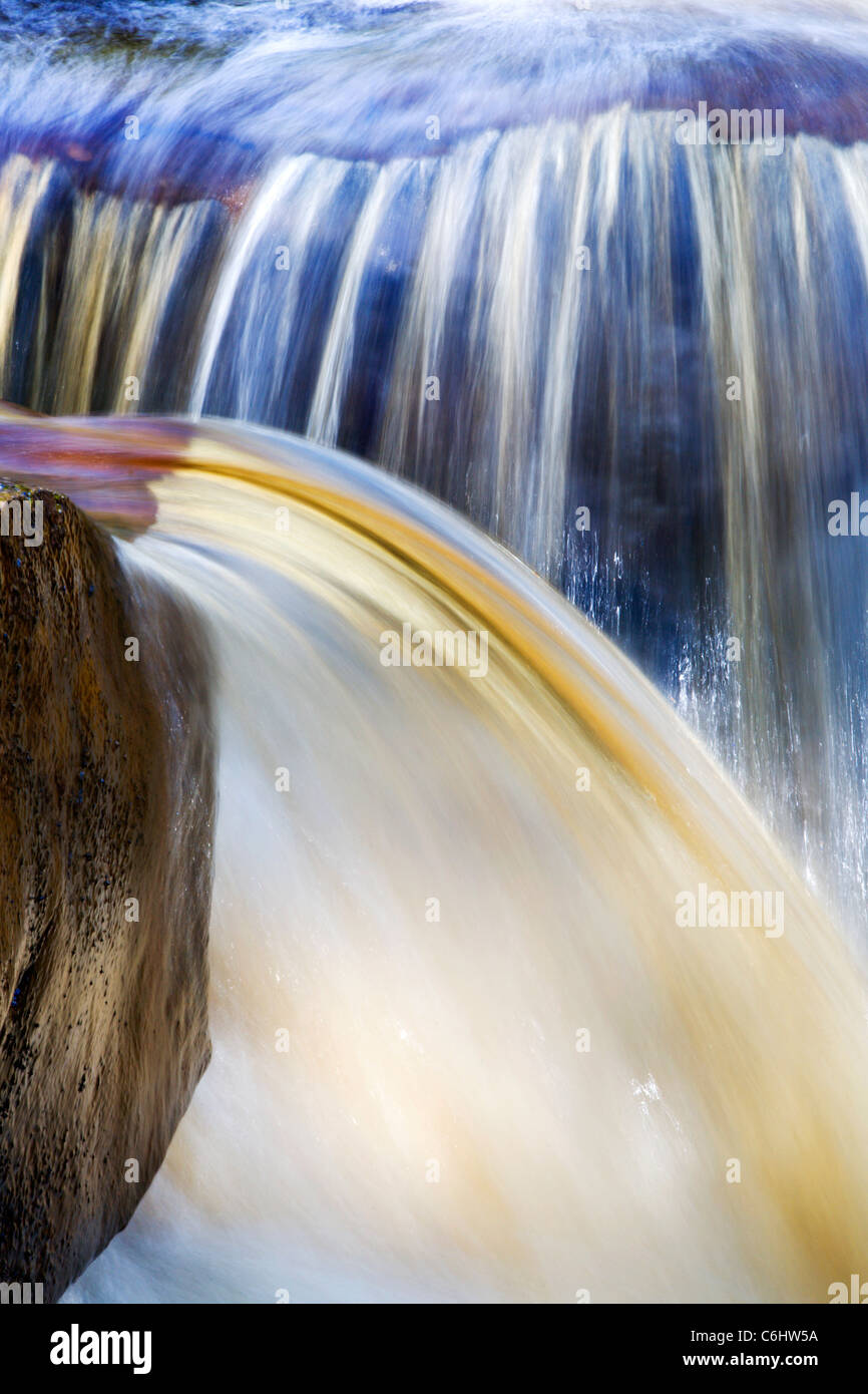 Le cascate Inferiori a Wain Wath vigore Swaledale Yorkshire Dales Inghilterra Foto Stock