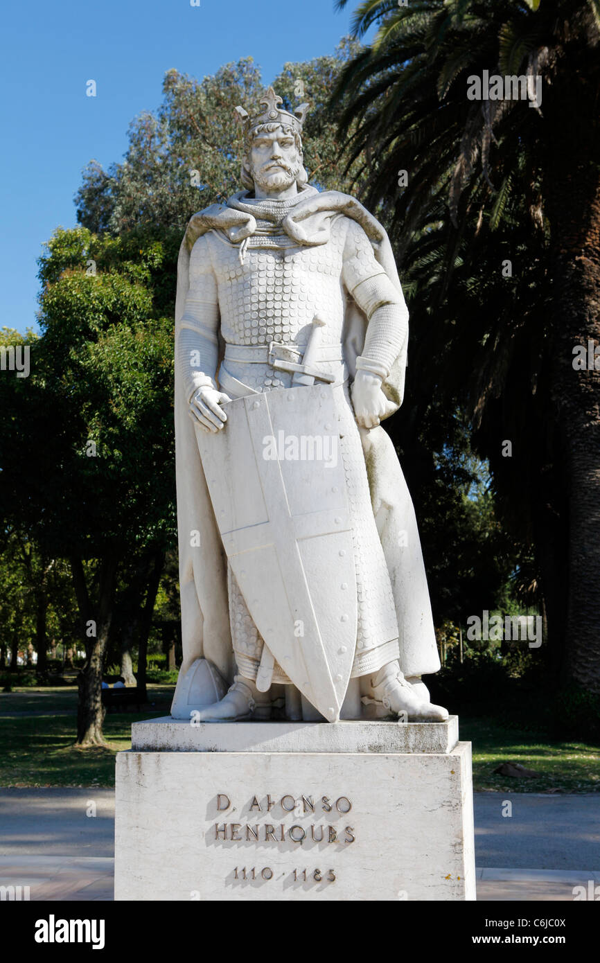 Statua del re Dom Afonso Henriques (1110 - 1185) a Lisbona, Portogallo. Foto Stock