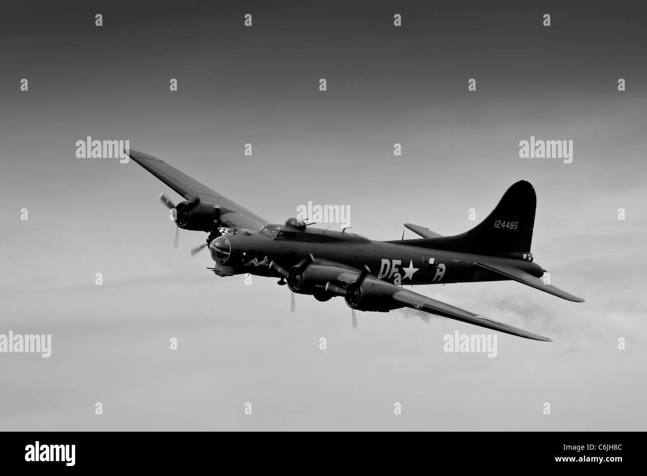 Una fortezza volante B17 overhead bombardiere Shoreham airfield Foto Stock