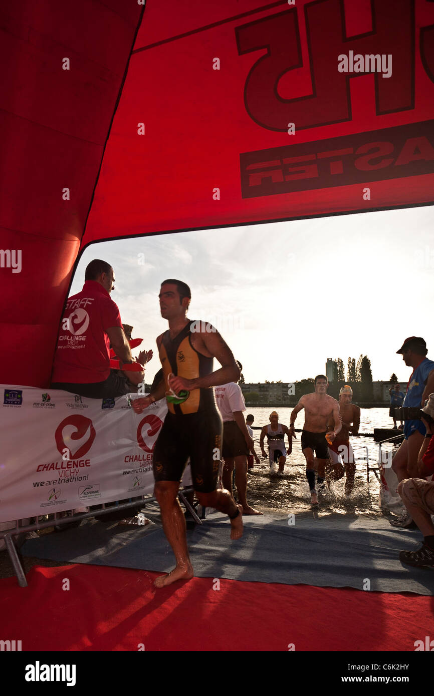 La Vichy a lunga distanza gara di triathlon (Allier - Francia). Triathlon longue distanza de tipo Ironman, à Vichy (Allier - Francia). Foto Stock