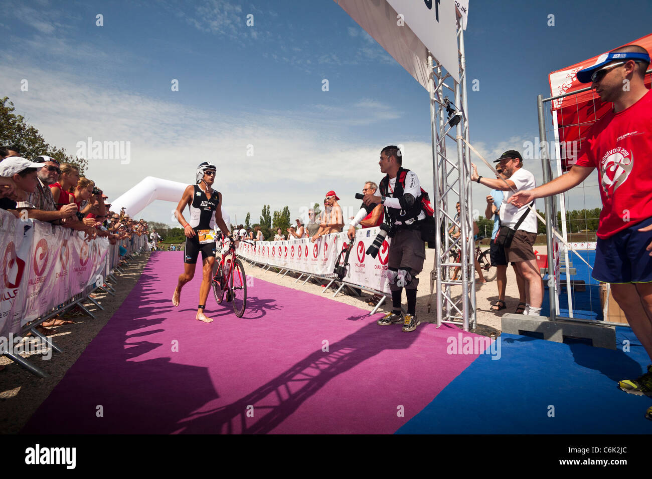 La Vichy a lunga distanza gara di triathlon (Allier - Francia). Triathlon longue distanza de tipo Ironman, à Vichy (Allier - Francia). Foto Stock