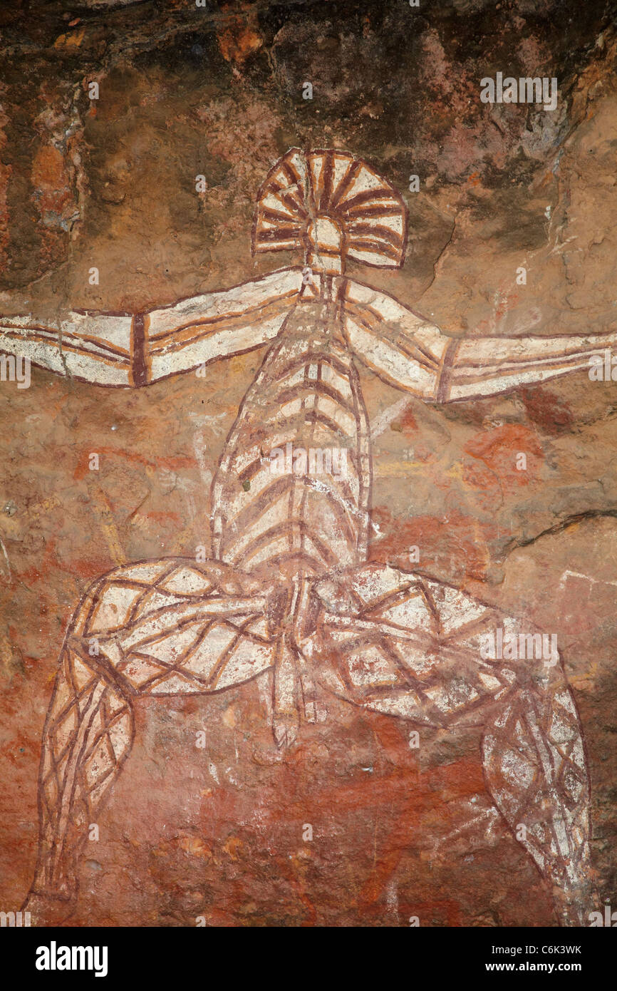 Arte rupestre degli Aborigeni di spirito Nabulwinjbulwinj, Anbangbang Gallery, a Burrunggui, Parco Nazionale Kakadu, NT, Australia Foto Stock