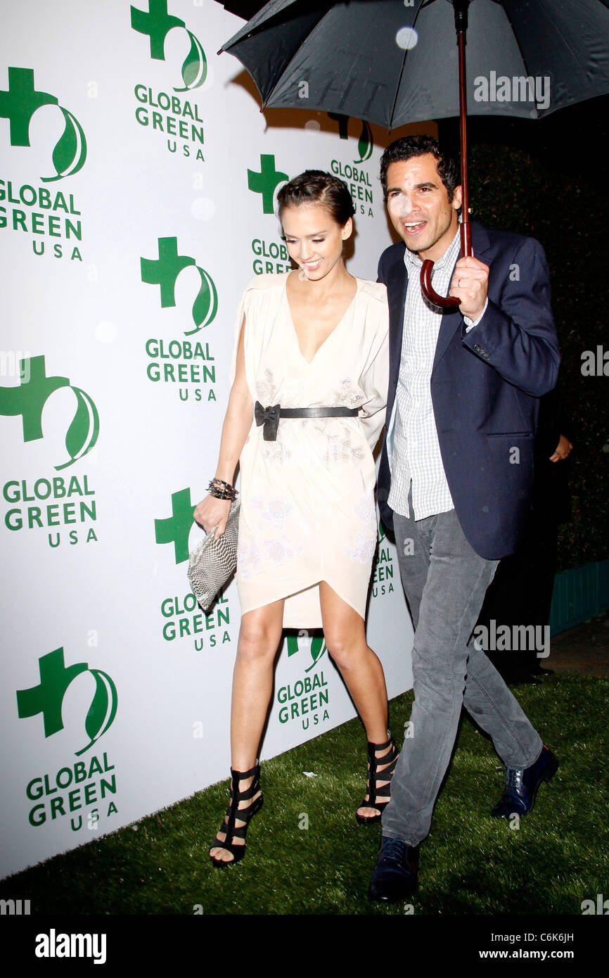 Jessica Alba e Cash Warren Global Green USA 7 Pre-Oscar annuale Party 'Greener città per un refrigeratore Planet" tenutasi presso Avalon. Foto Stock