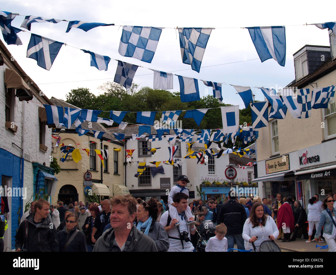 Obby Oss alle celebrazioni del giorno a Padstow, Cornwall, Regno Unito Foto Stock