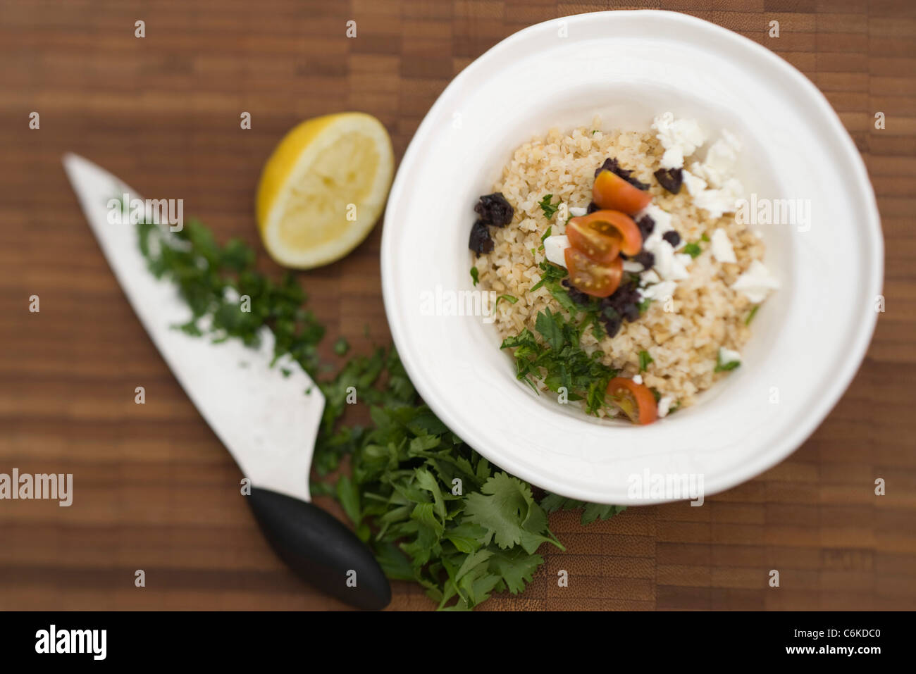 Tabouleh verde con feta Foto Stock