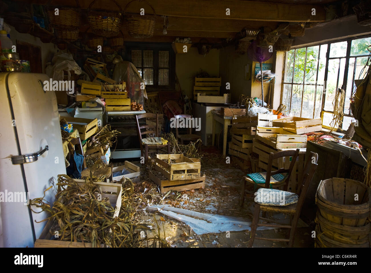 Piccolo annesso utilizzato per un lungo periodo di immagazzinamento di frutta e verdura Foto Stock