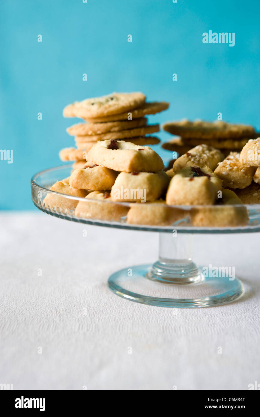 I cookie svedese, finska pinnar, syltgrotta (marmellata biscotti frollini) e korintkaka (raisin cookies) Foto Stock