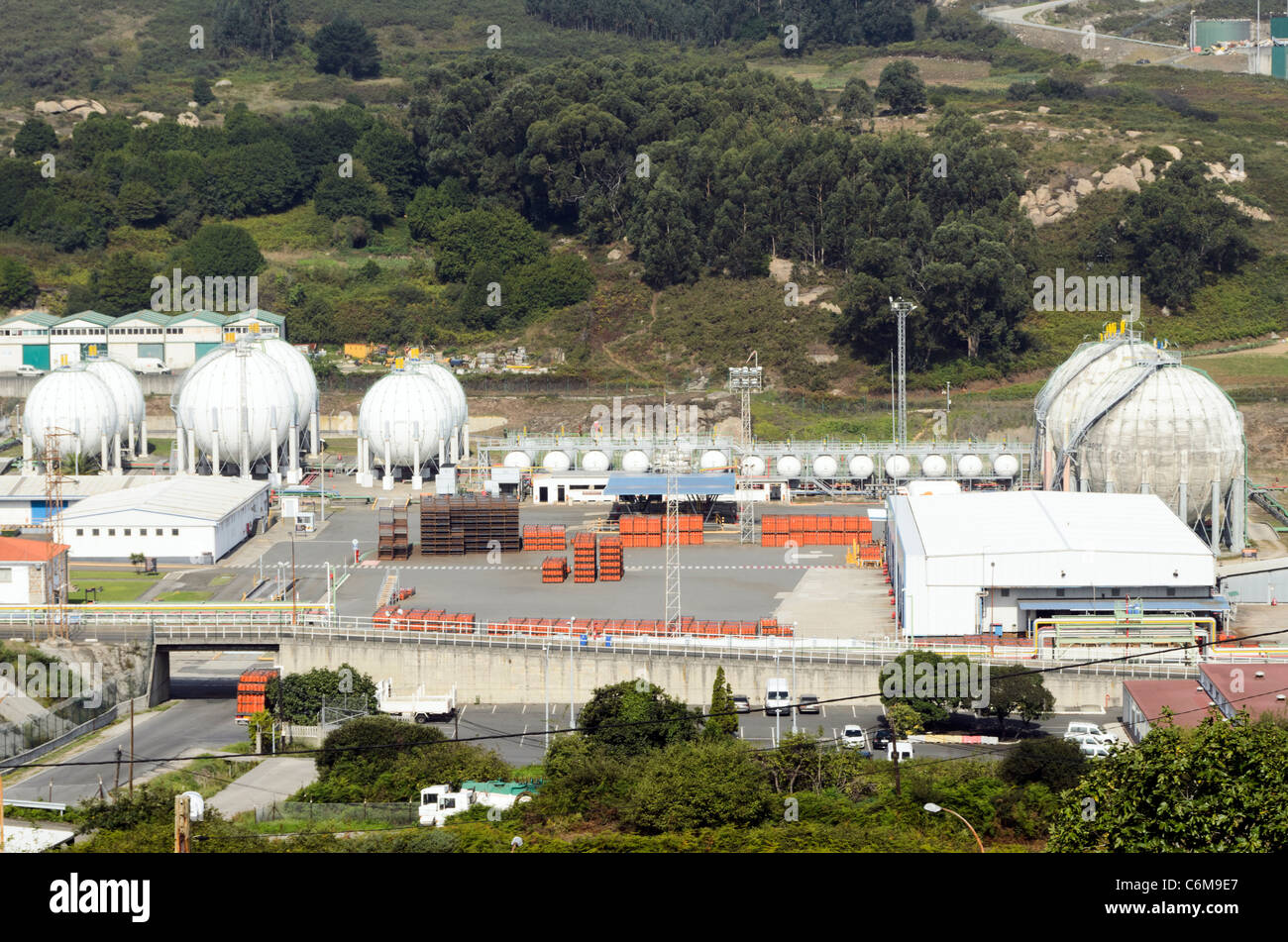 La Coruna Repsol raffineria di serbatoi di stoccaggio Foto Stock