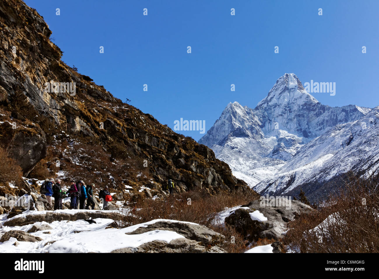 Il trekking e Ama Dablam montagna, Everest Regione, Nepal Foto Stock