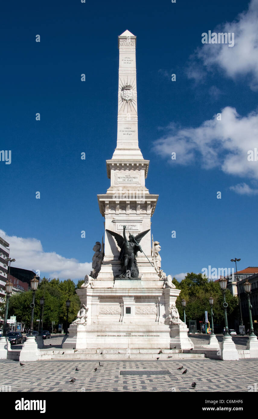 Obelisco dedicato al restauro di indipendenza del Portogallo - 1640, Praça dos Restauradores, centro di Lisbona, Portogallo. Foto Stock