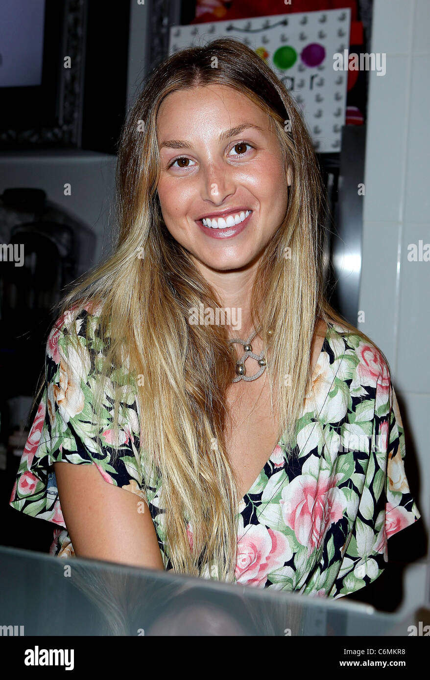 La città' star Whitney Port presso la fabbrica di zucchero al Miracle Mile Shops, Planet Hollywood di Las Vegas, Nevada - 24.07.10 Foto Stock