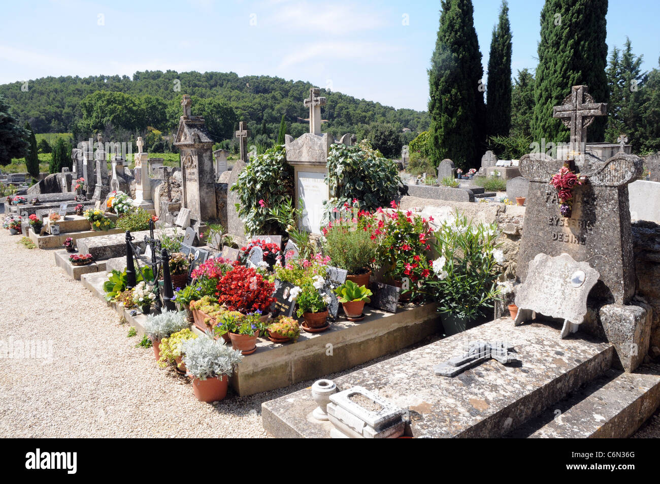 Piccolo cimitero di Lourmarin, regione della Provenza in Francia Foto Stock