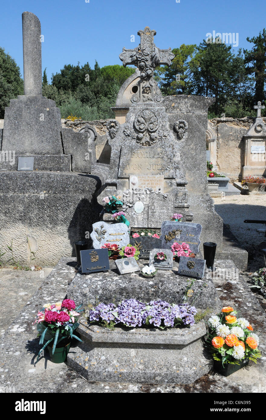 Piccolo cimitero di Lourmarin, regione della Provenza in Francia Foto Stock