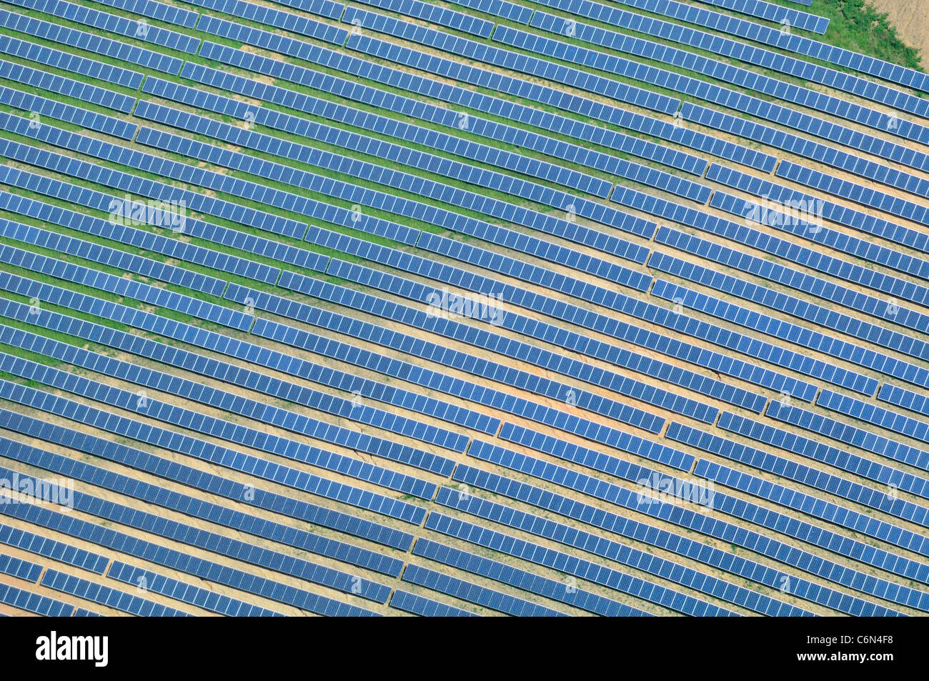 Veduta aerea del parco solare fotovoltaico, Saint Nikolaus Leidigen, Saarland Germania Foto Stock