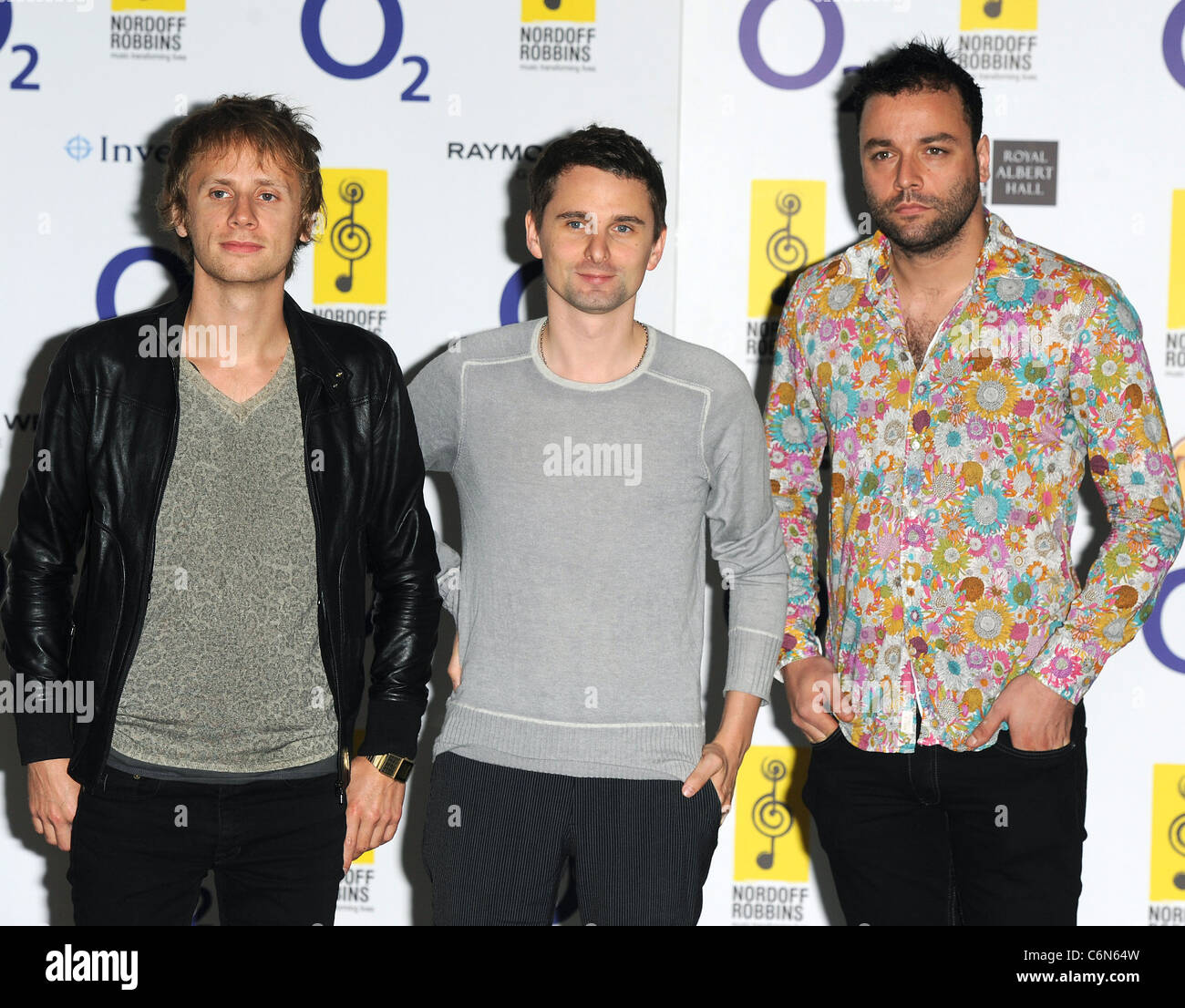 Dominic Howard, Matt Bellamy e Christopher Wolstenholme di Muse O2 Silver Clef Awards 2010 tenutosi presso il London Hilton, Parco Foto Stock