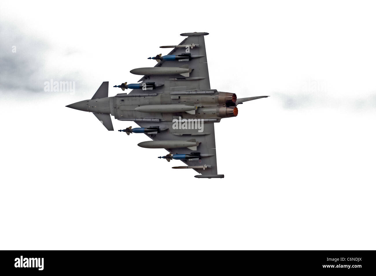 La visualizzazione da parte di BAE Systems Eurofighter Typhoon a Farnborough Airshow internazionale Foto Stock