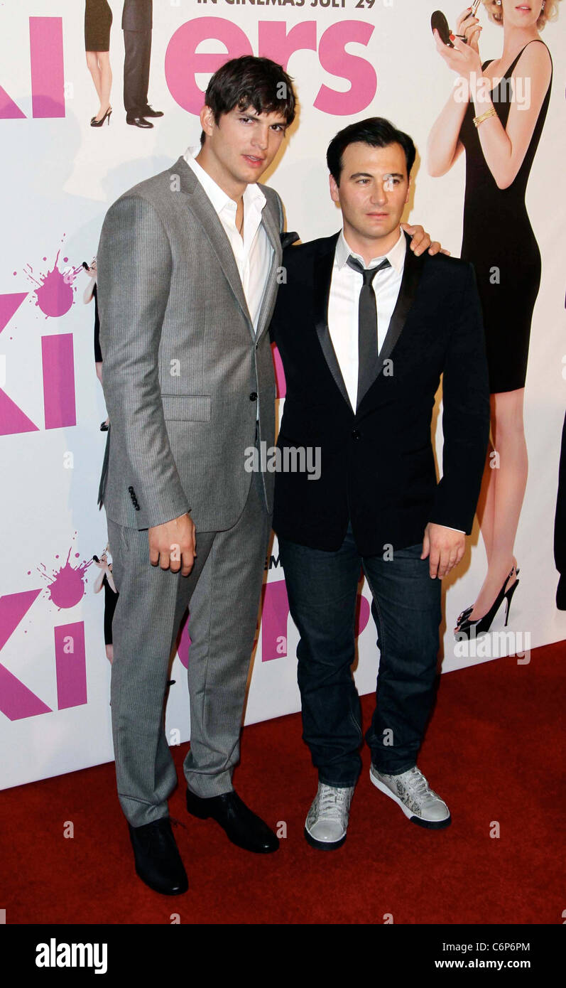 Ashton Kutcher e regista Robert Luketic la Sydney Premiere di "killer" tenutasi presso il Cinema Eventi - Arrivi Sydney, Australia Foto Stock