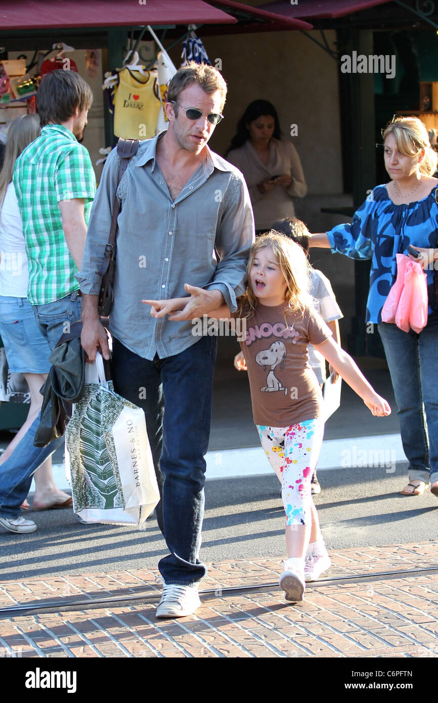 Stella appesa Thomas Jane fuori shopping con i suoi bambini a Grove Los Angeles, Stati Uniti d'America - 21.06.10 Owen Beiny Foto Stock