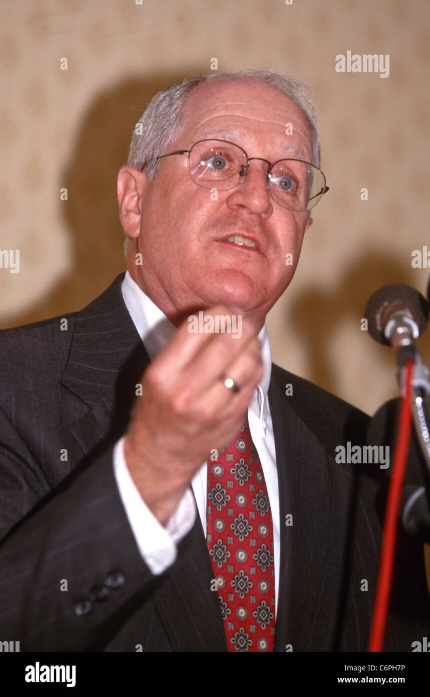 Minnesota Attorney General Hubert Humphrey III, discute i membri querela contro le compagnie del tabacco giugno 12,1997 in Washingto Foto Stock