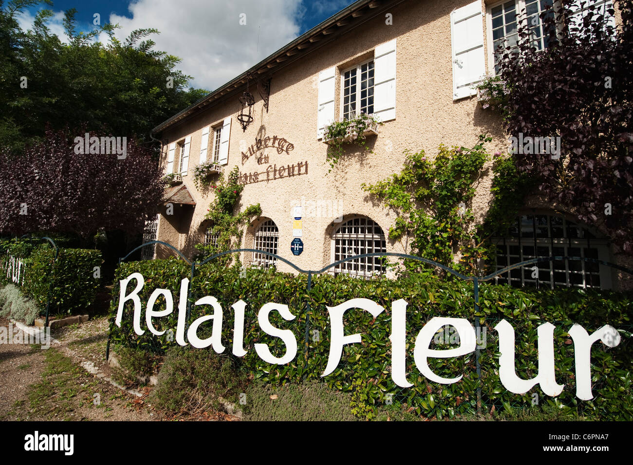 Auberge du Relais Fleuri e ristorante gourmet hotel vicino a Avallon in Borgogna, Francia. Foto Stock