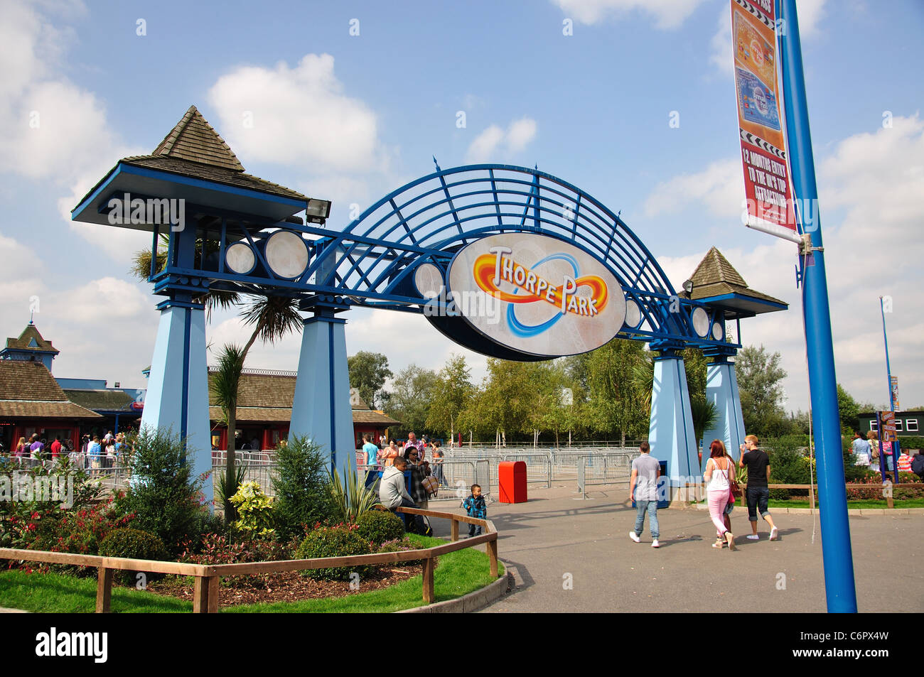 Ingresso segno, Thorpe Park Theme Park, Chertsey, Surrey, England, Regno Unito Foto Stock