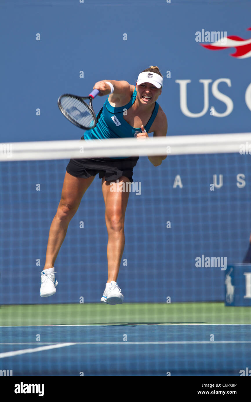 Vera ZVONAREVA (RUS) competono al 2011 US Open di Tennis. Foto Stock