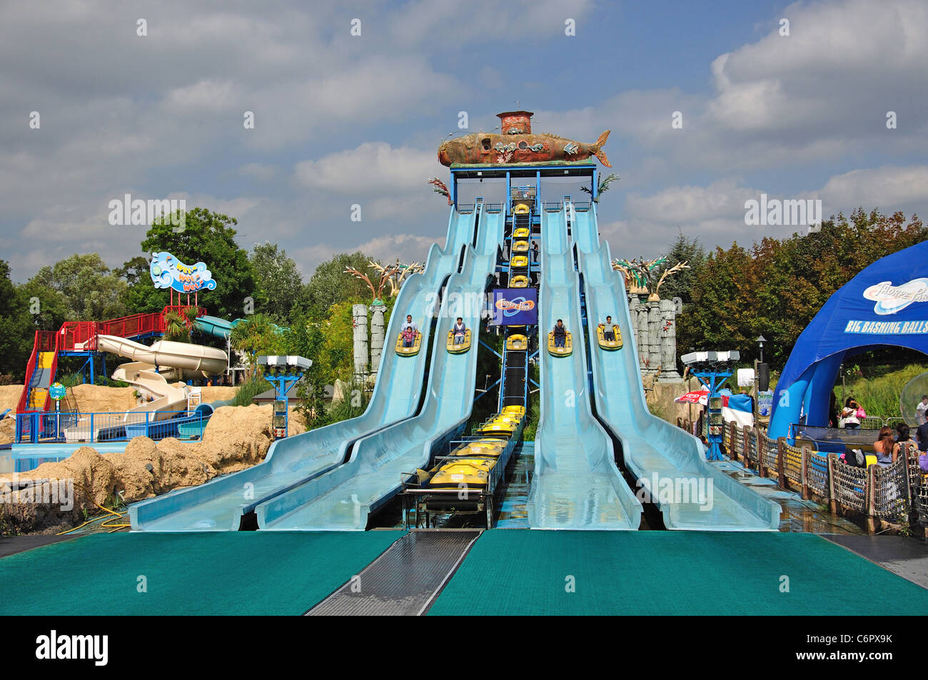 'Profondità carica' ride, Thorpe Park Theme Park, Chertsey, Surrey, England, Regno Unito Foto Stock