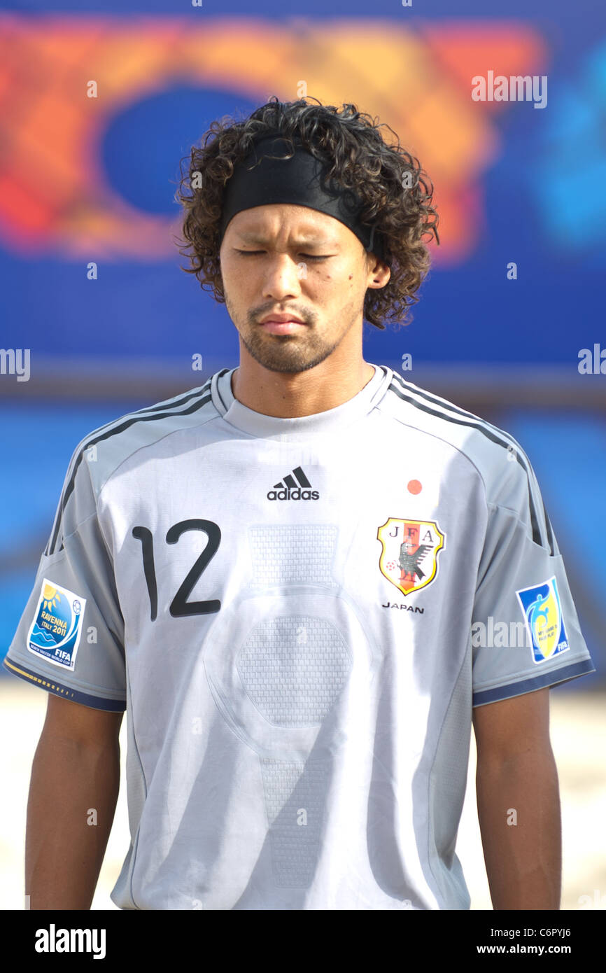 Tomoya Ginoza (JPN)giocando per la FIFA Beach Soccer World Cup Ravenna-Italy 2011 Gruppo D match :Giappone 2-3 Messico. Foto Stock