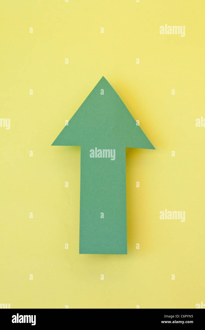 Freccia verde rivolta verso l'alto Foto Stock