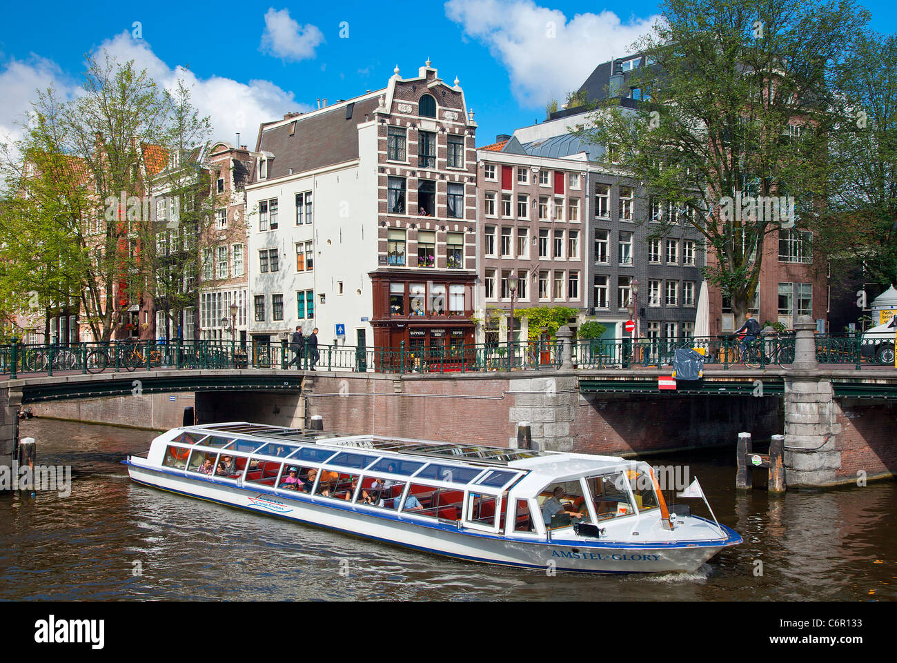 Europa, Paesi Bassi, Canal in Amsterdam Foto Stock