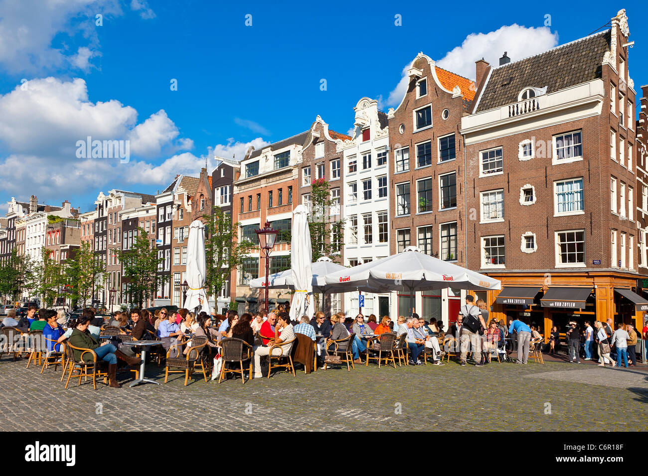 Europa, Paesi Bassi, Amsterdam, terrazza sul ponte Torensluis Foto Stock