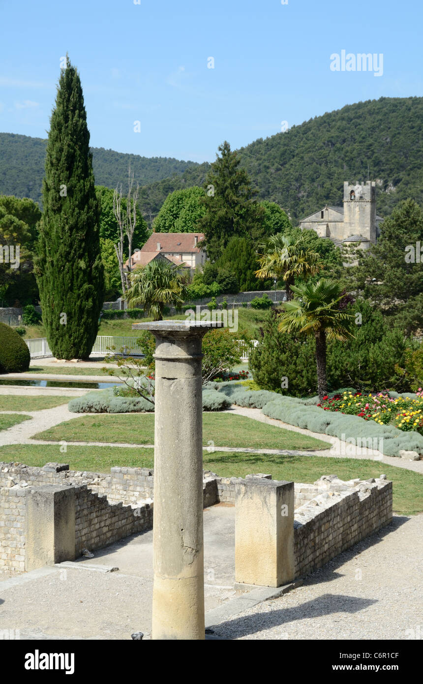 Le rovine romane, Cattedrale & giardini pensili Vaison-la-Romaine Vaucluse Provence, Francia Foto Stock