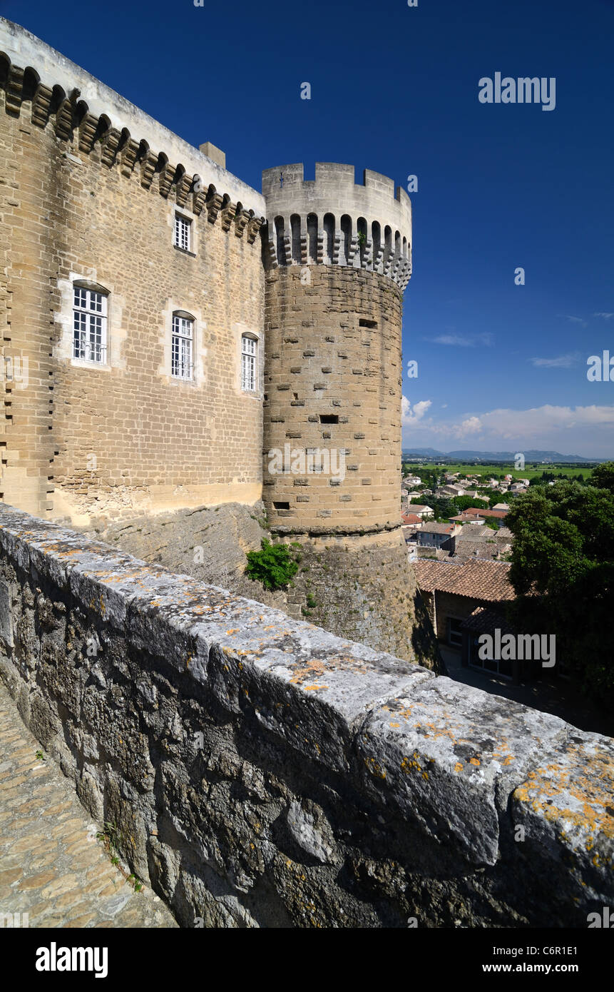 Suze la Rousse Château (c14th) o il Castello Drôme Francia Foto Stock