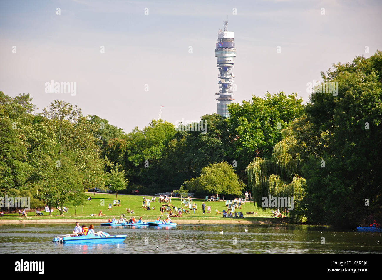 Lago Boating, Regent's Park, City of Westminster, Greater London, England, Regno Unito Foto Stock