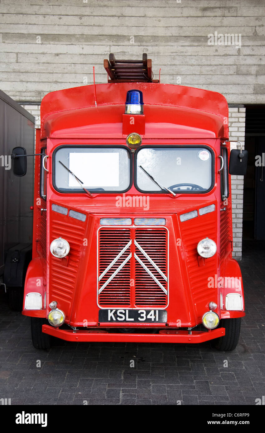 Il vecchio, il francese ex, Citroen motore Fire Foto Stock