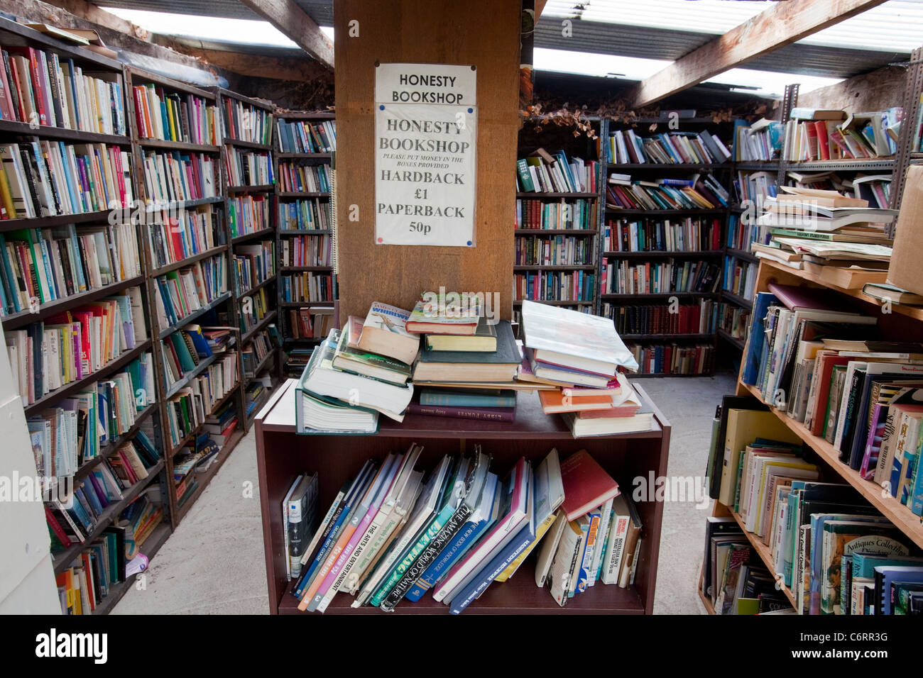 Una onestà bookshop in Hay-On-Wye, Regno Unito Foto Stock