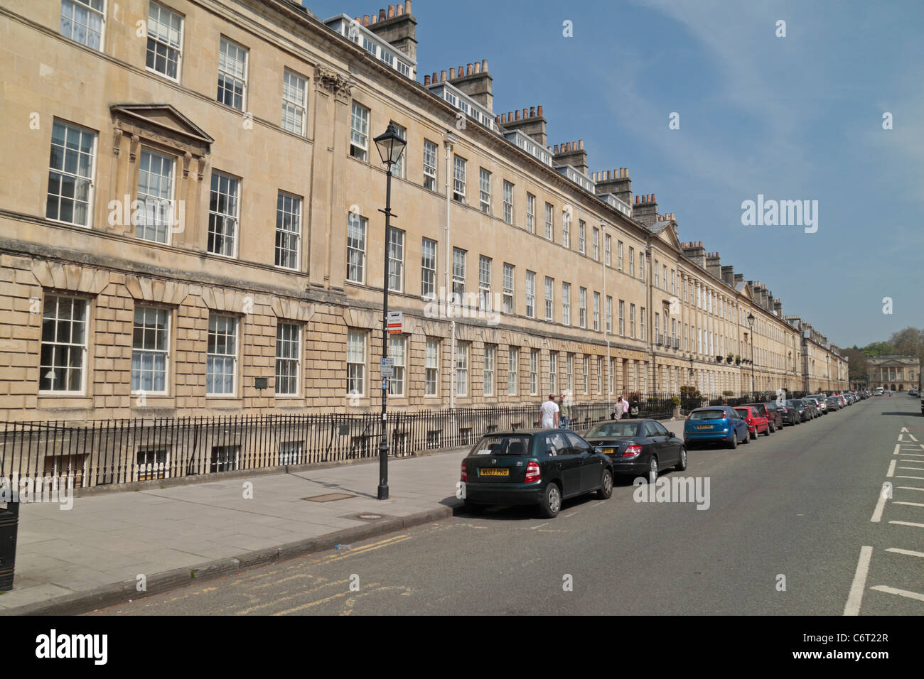 Vista lungo la Great Pulteney Street, progettato dall'architetto Thomas Baldwin e completata nel 1789, bagno, Avon, Regno Unito. Foto Stock