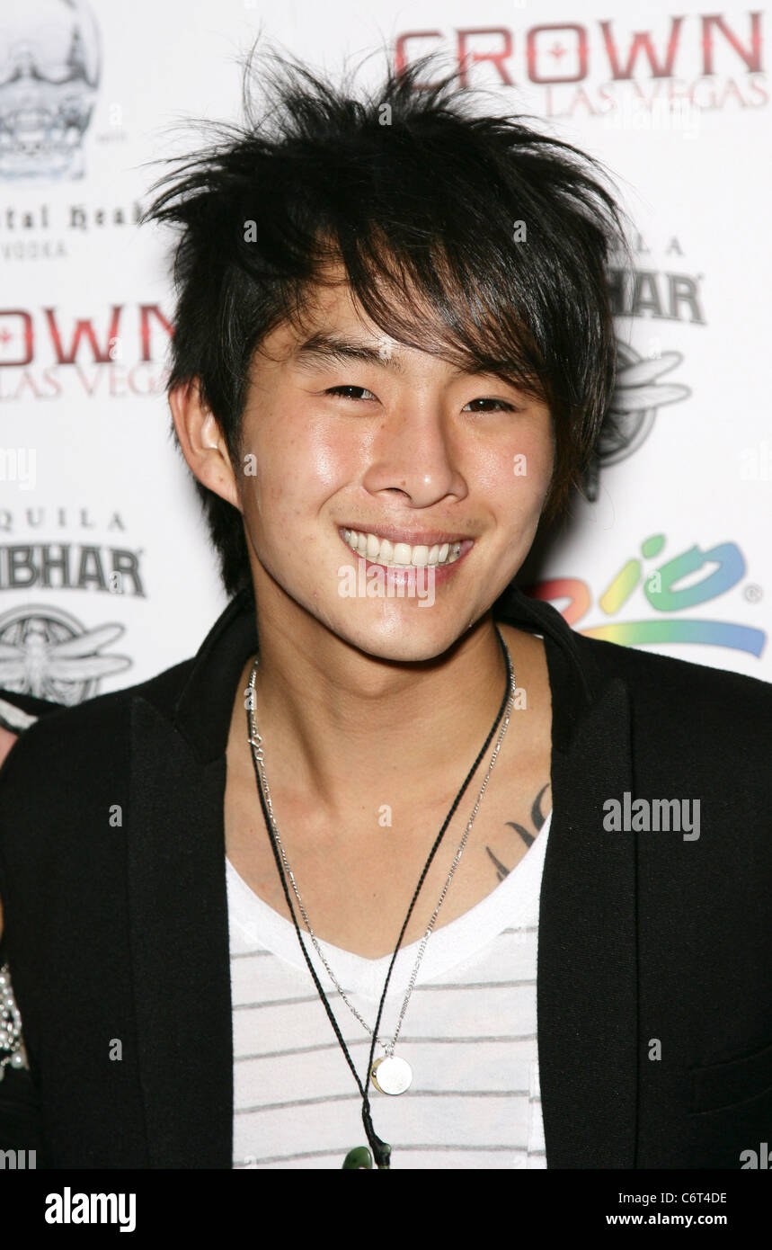 Justin Chon Twilight Saga stelle Michael Welch e Justin Chon a piedi il tappeto rosso al nightclub di corona al Rio Resort Hotel Foto Stock