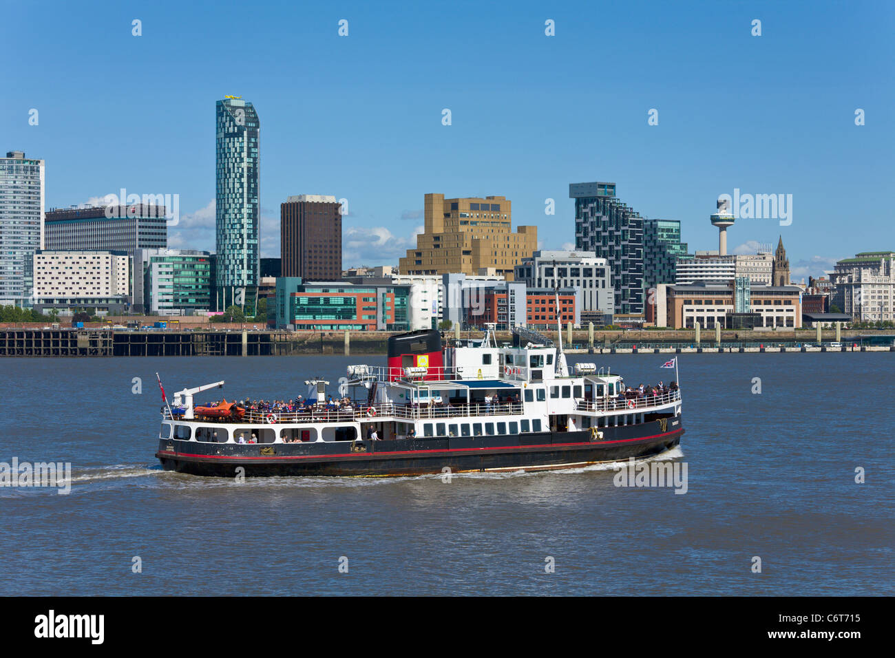 Lo skyline di Liverpool e Mersey Ferry, Inghilterra Foto Stock