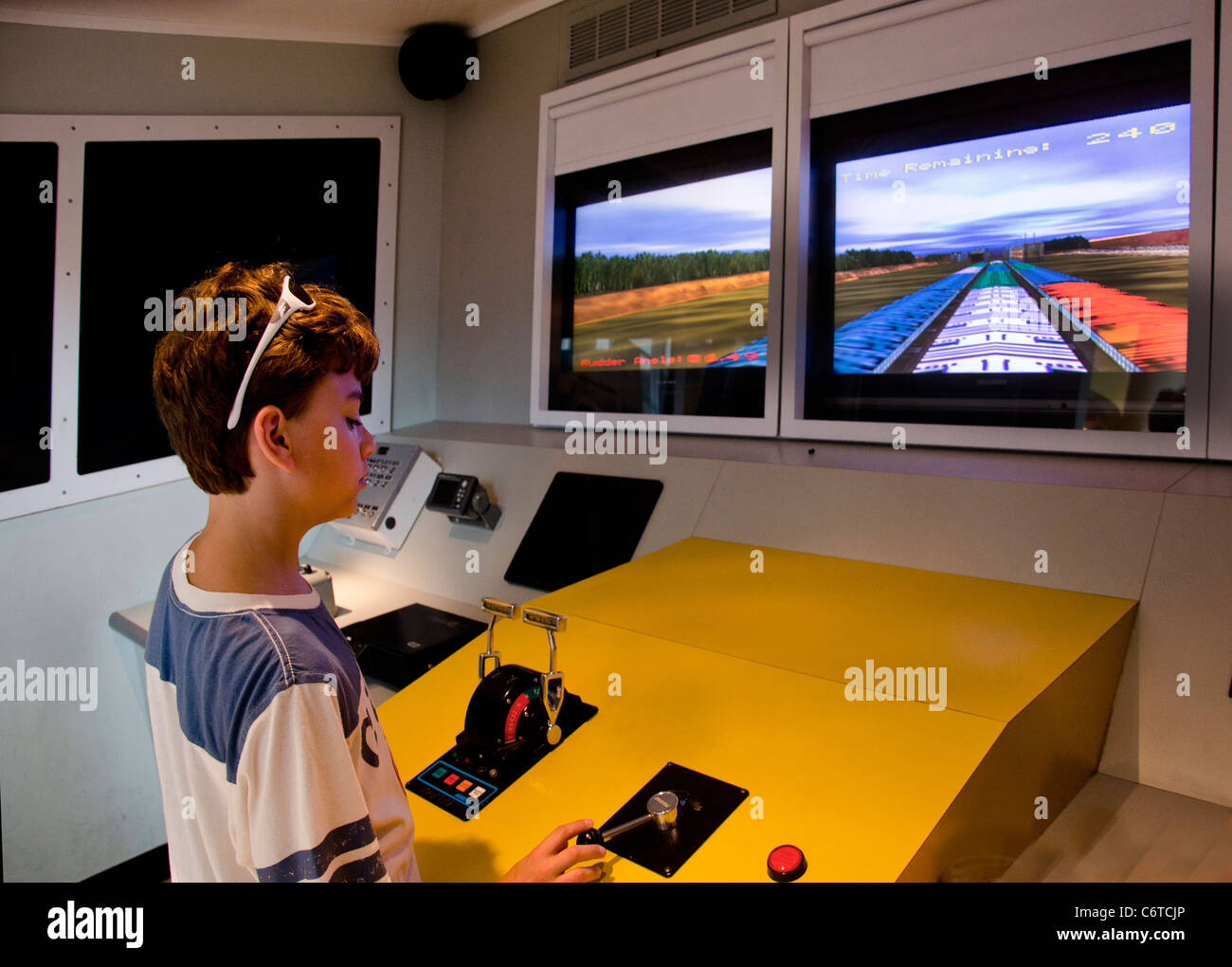 Ragazzo di presentare a livello nazionale grandi fiumi Museo in Alton Illinois Foto Stock