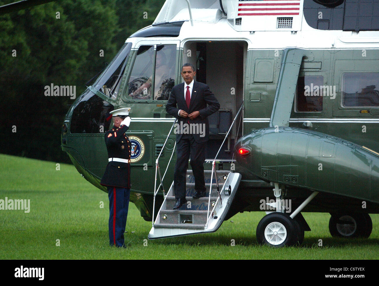 Il presidente Barack Obama ritorna alla Casa Bianca su Marina Uno dopo aver consegnato il suo Memorial Day Discorso alla Andrews Air Foto Stock