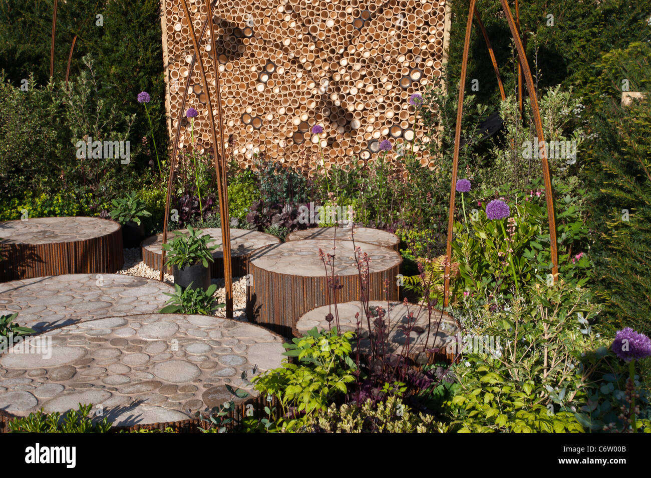 Aggiudicati in argento dorato Flora "respirare" Malvern Giardinaggio molla Show 2011 giardino disegnato da Paolo Cantello (Batello Garden Design) Foto Stock