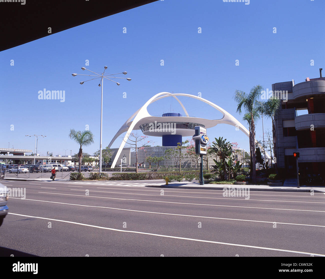 Il tema edificio, l'Aeroporto Internazionale di Los Angeles LAX, Los Angeles, California, Stati Uniti d'America Foto Stock