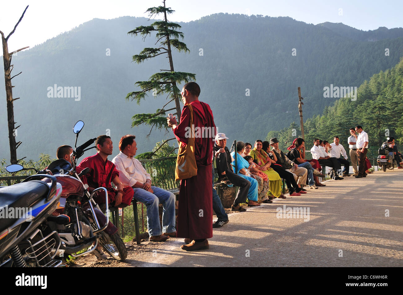 Strada di McLeod Ganj. Foto Stock